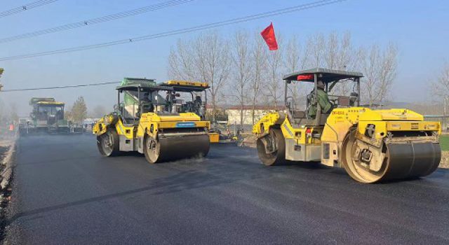 沂南縣X043葛岸線道路提升改造工程一標(biāo)段RAP熱再生瀝青面層試驗(yàn)段順利施工